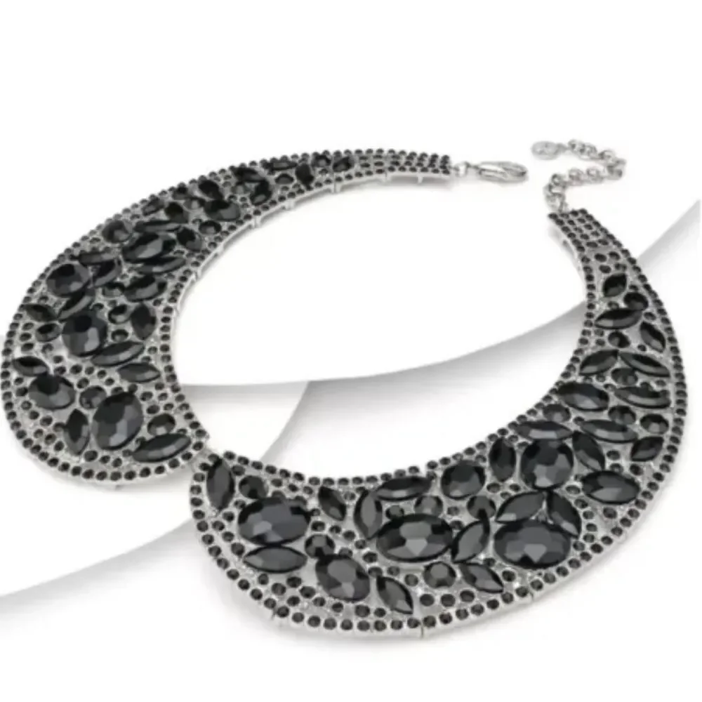 New Isaac Mizrahi Multishape 15" Black Crystal Collar Statement Necklace - Picture 1 of 3
